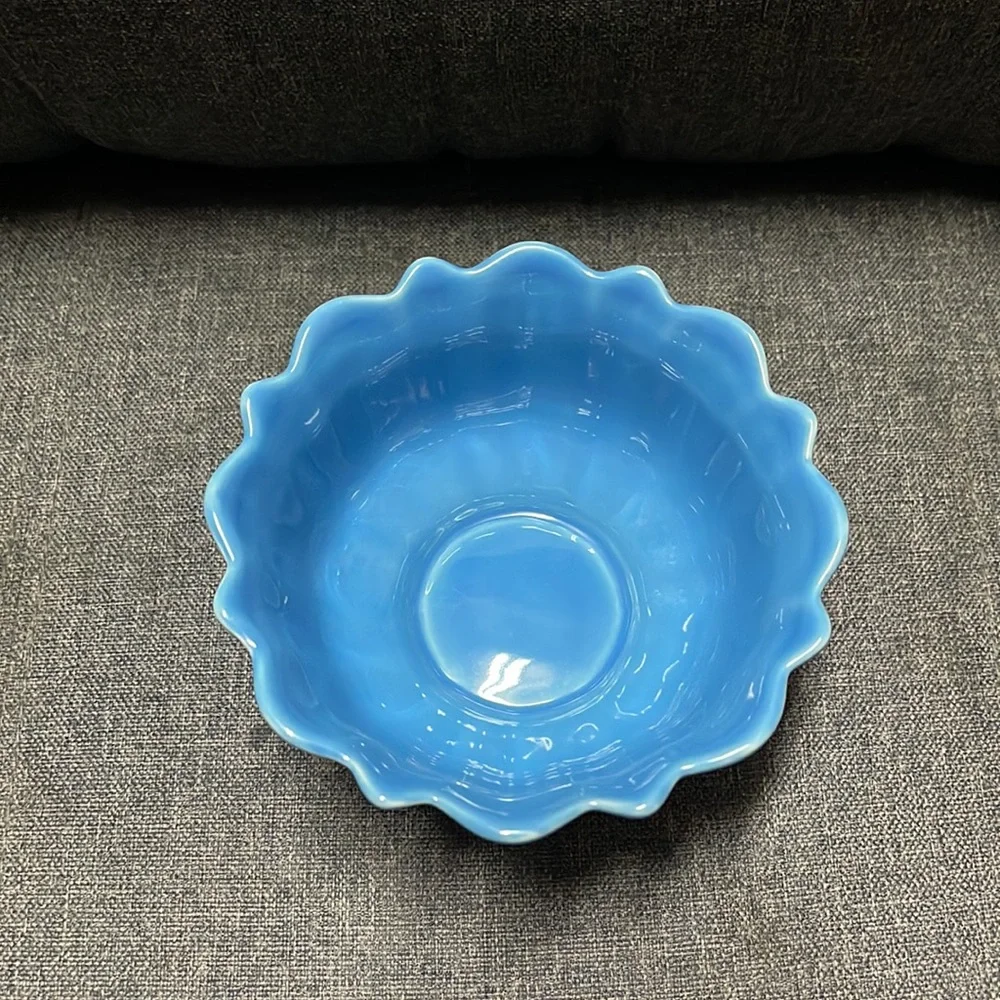 Starbucks 2005 Tulip Flower Pedestal Bowl